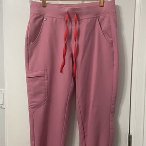 Figs Scrubs Chalk Pink